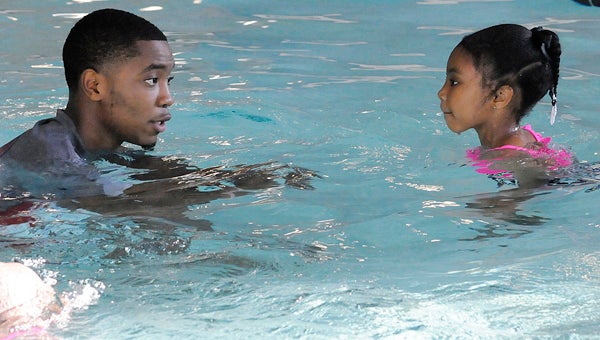 Ymca Of Selma Dallas Co Helps Everyone In To The Pool The Selma