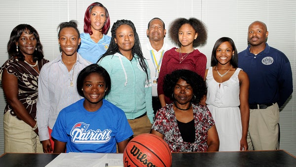 Selma S Moore Signs To Play At Wallace The Selma Times‑journal The Selma Times‑journal