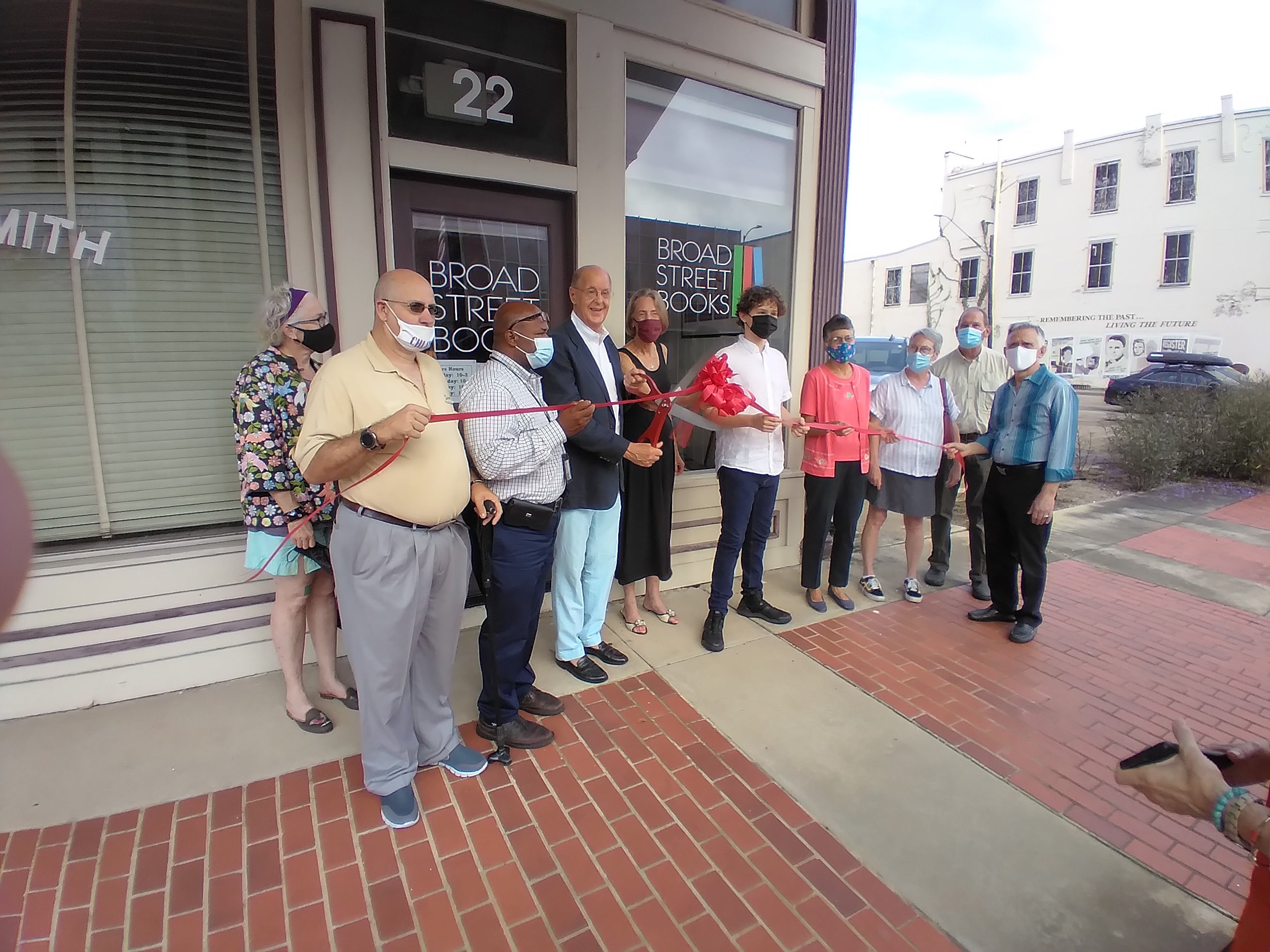 Broad Street Books Held Ribbon Cutting Ceremony The Selma Times‑journal The Selma Times‑journal 